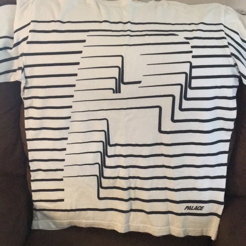 Palace t-shirt